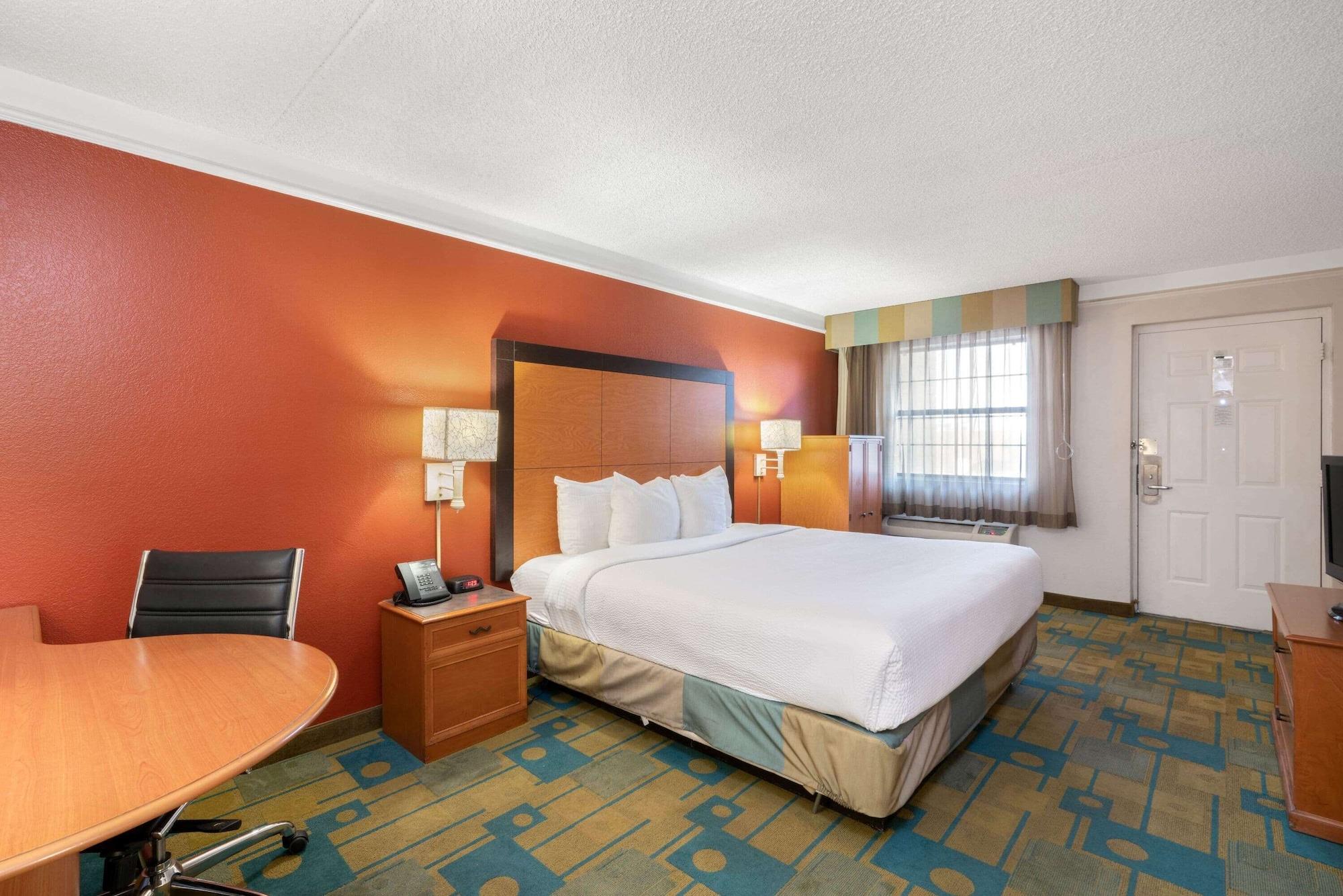 La Quinta Inn By Wyndham Phoenix Sky Harbor Airport Темпе Экстерьер фото