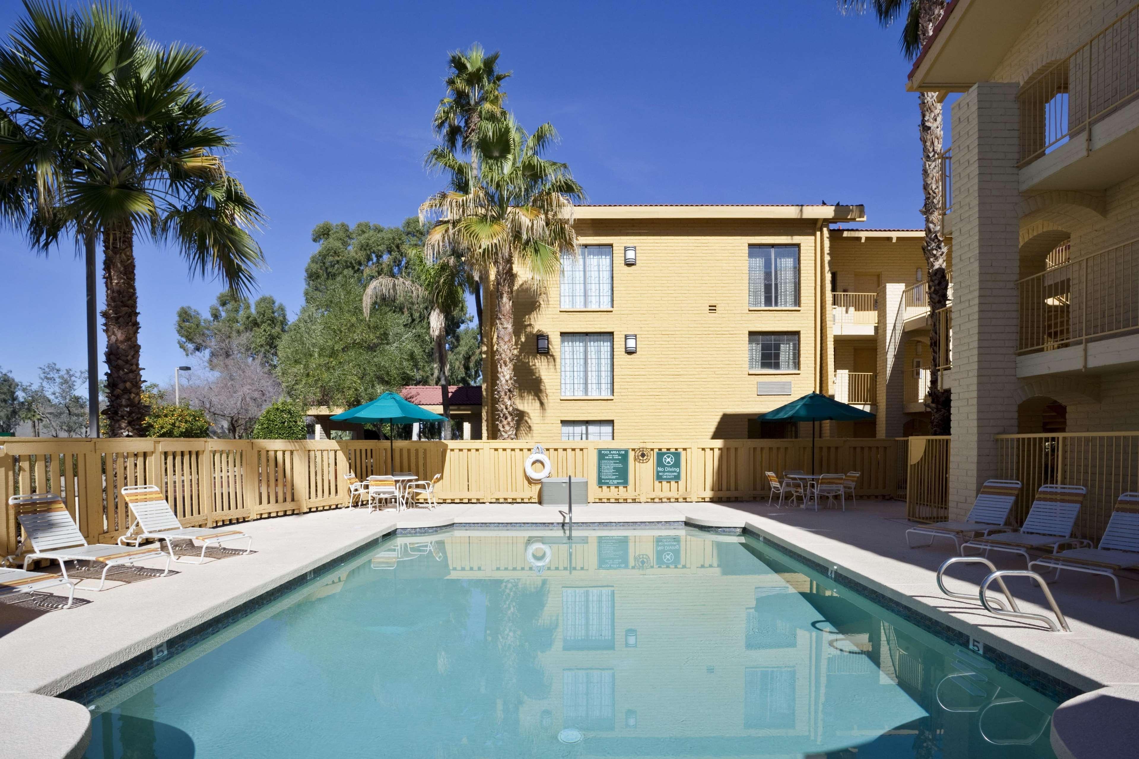 La Quinta Inn By Wyndham Phoenix Sky Harbor Airport Темпе Экстерьер фото